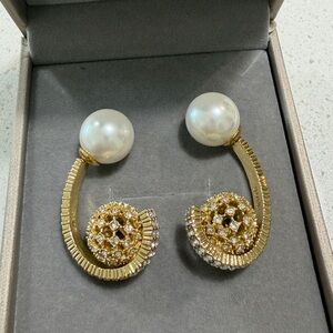 Pearl & Gold Crystal Swirl Earrings